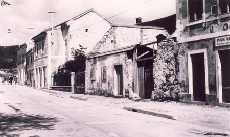 Pogorišče Čufarjeve domačije april 1945